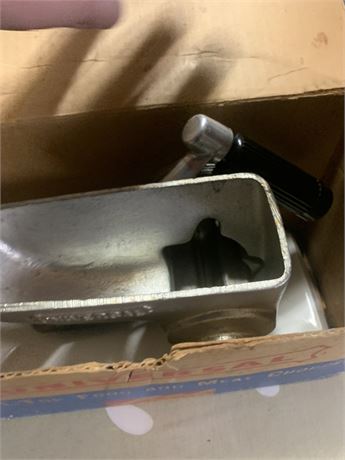 Vintage Universal Hand Crank Meat Chopper In Original Box