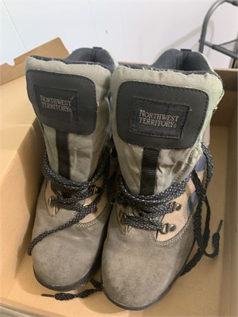 Northwest Territory Size 12 Hiking Boots