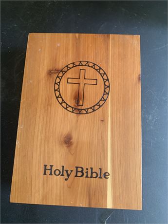 Holy Bible Wood Storage Box With A Photo Of Jesus Inside