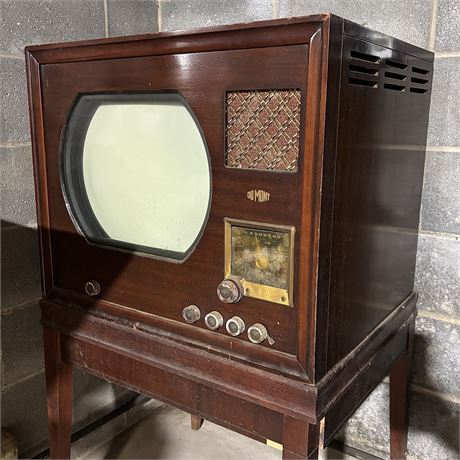 1940s DuMont Television Set and Stand