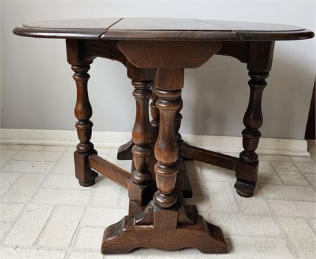 Ethan Allen Royal Charter Oak Gate Leg, Drop Leaf Oval End Table