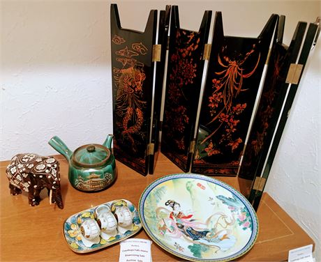 Black Lacquer Japanese Tsuitate Folding Table Screen, Elephant S&P Shakers