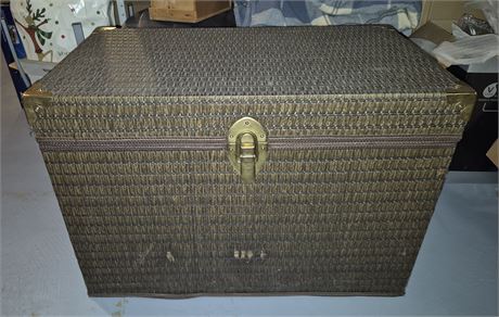 Woven Trunk