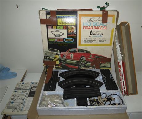 HO Scale Road Race Slot Track