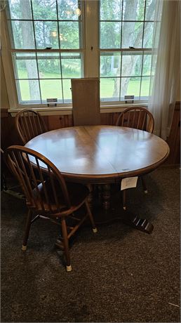 Wood Dining Table With 3 Chairs & 2 Leaves