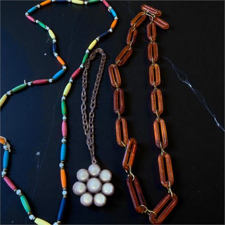 Retro Vintage Amber-Colored Plastic Chain Link Necklace