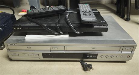 DVD/VHS Players
