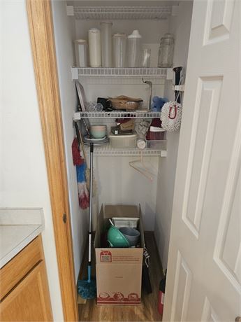 Closet Cleanout- Tupperware, Storage Containers, Plastic Plates & Much More