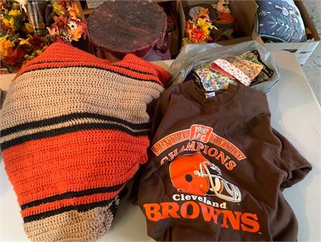 Vintage Cleveland Browns Sweatshirt Sz M 38-40 Handmade Afghan In Browns Colors