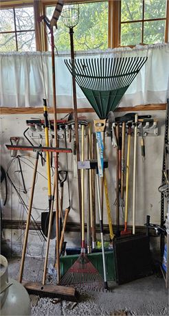 Yard & Garden Tools: Rakes, Shovels, Trimmers,Spades, Much More