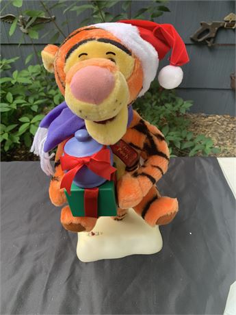 Tigger Holding Christmas Gifts Holiday Decoration Battery Operated