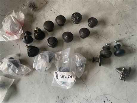 Hardware Lot - Black Metal Cabinet & Drawer Knobs