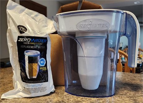 ZeroWater Pitcher & 4 New Filters