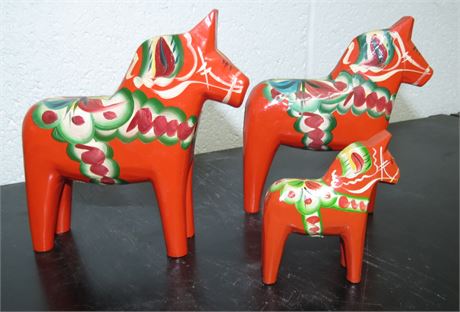 Hand Carved, Hand painted Swedish Dala Horse Figurines