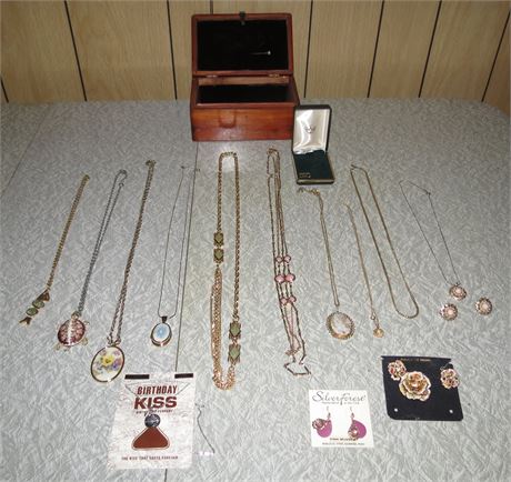 Assorted Jewelry