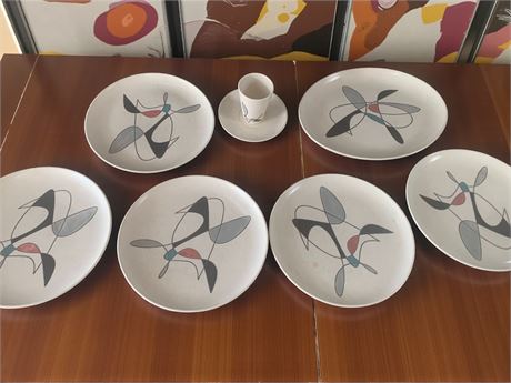 MCM Metlox Poppytrail California Contempora Atomic Pattern Dinnerware