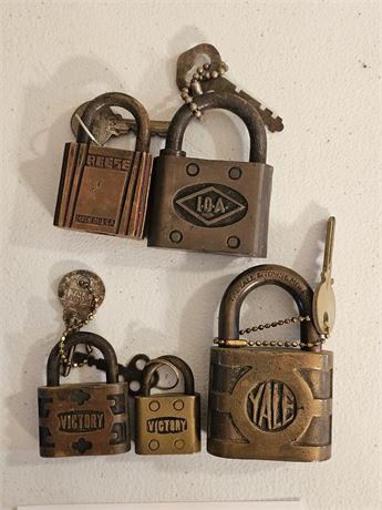 Vintage Mixed Pad Locks Lot - Victory/Reese/Yale & More with Keys