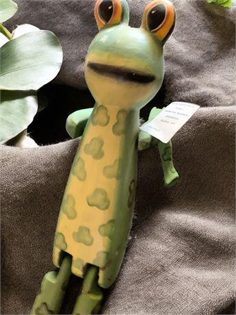 Jointed Wooden Folk Art Frog Shelf-Sitter Decoration