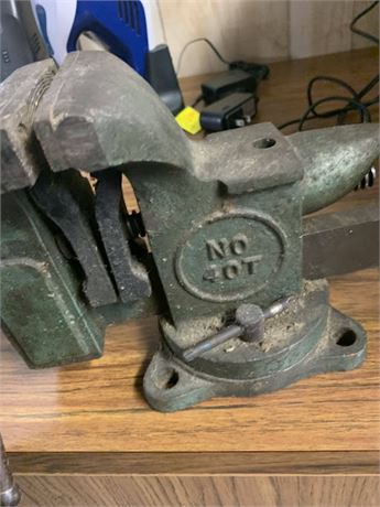 Vintage American Scale and Vise KG. MO No. 4OT Blacksmith Anvil