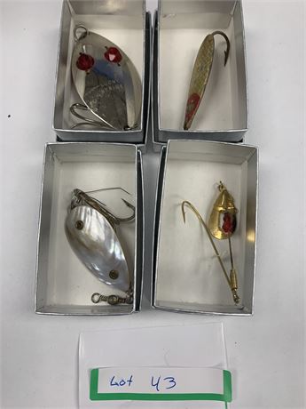 Lot of 4 Lures - Lucky Strike - Pflueger June Bug