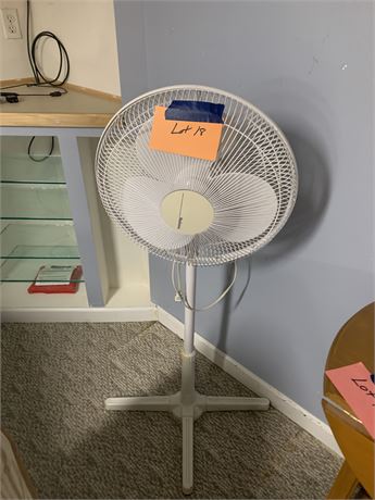 Holmes White Standing Oscillating Motion Fan