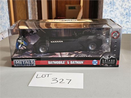 Metals Die Cast Batmobile & Batman