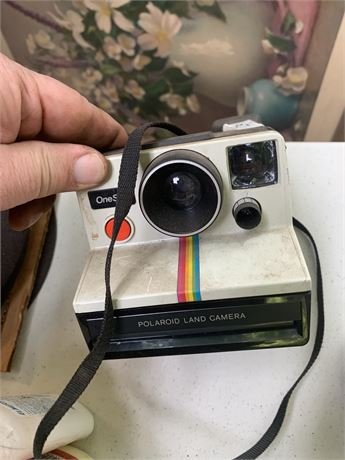 Vintage 1970's Polaroid OneStep Land Camera