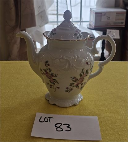 Wawel Porcelain Teapot With "Tea Rose" Pattern