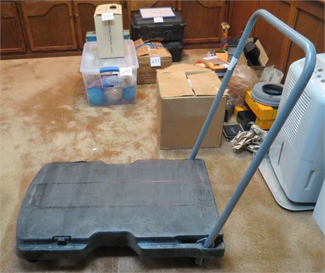 Rubbermaid Cart