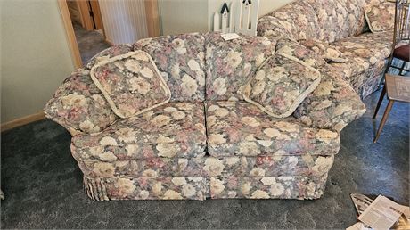 LA-Z-Boy Floral Print England Loveseat