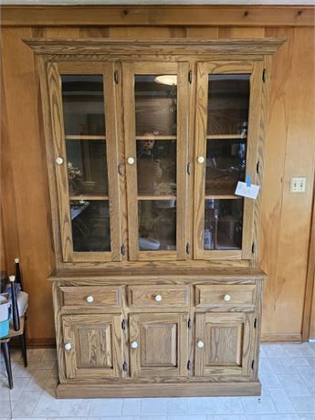Solid One Piece China Cabinet