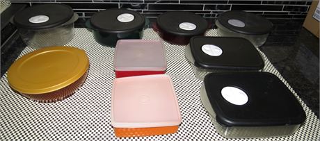 Assorted Tupperware