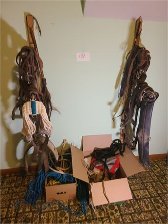 Large Mixed Lot of Horse Straps / Reins / Leads / Rope & More