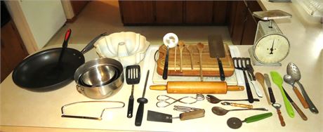 Assorted Kitchen Items