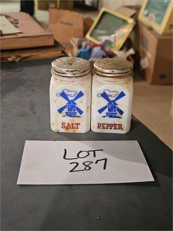 Vintage 50's Hazel Atlas Windmill Salt & Pepper Set