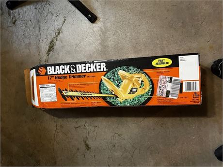 17" Black And Decker Hedge Trimmer