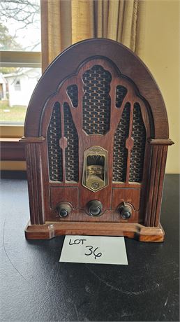 GE Model 7-4100JA Wood Repro Electric AM/FM Radio