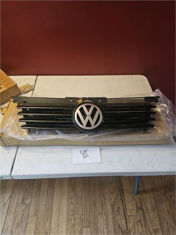 VW Grille 1J5-853-655 C (M8171) NEW