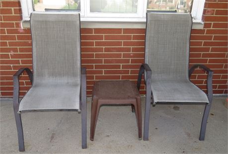 2 Outdoor Chairs, Table