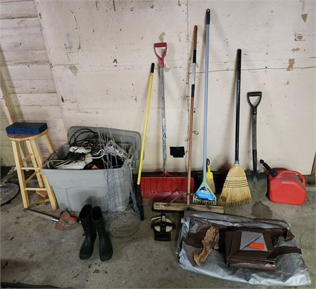 Cleanout Lot: Tools, Hardware, Etc