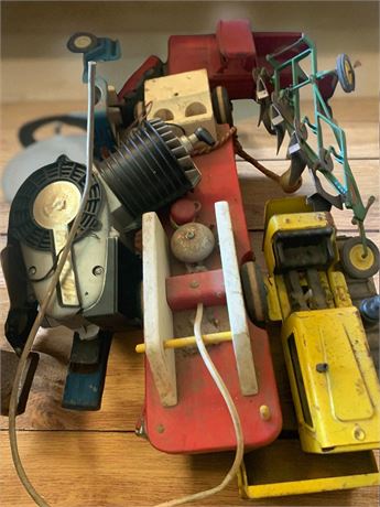 Misc Small Vintage Toys - Trucks, Jeeps, Farm Toys