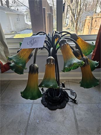 Large Trumpet Flower 15-Light Table Lamp