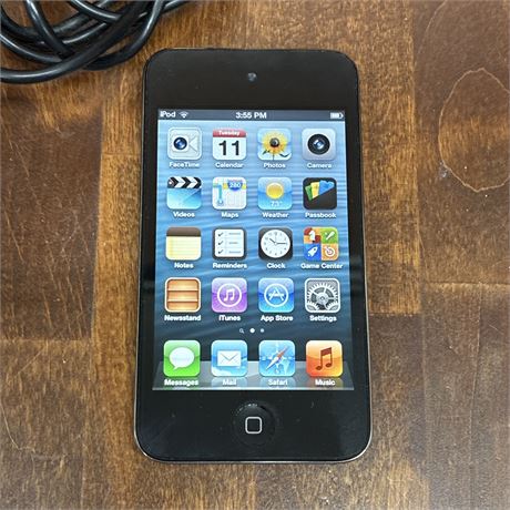 iPod Touch 4th Generation 32GB Model A1367 w/ Charger