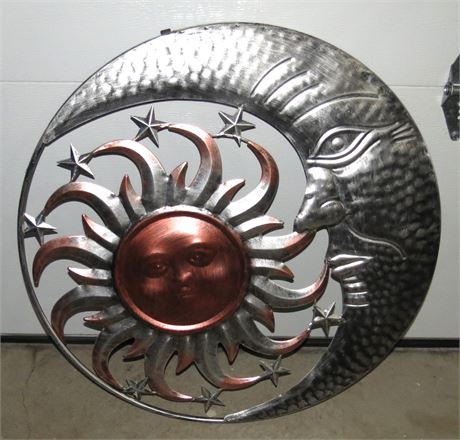 Metal Sun/Moon Decor