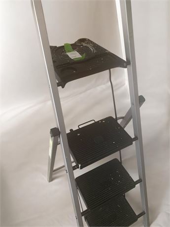 Tricam 4 Step Folding Step Stool Ladder