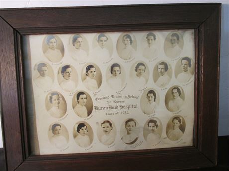 1934 Huron Hospital Cleveland Nurses Training School Picture