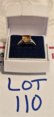 14K Gold Topaz & Diamond Ring Size 5 1.6 DWT Includes Stone Weight