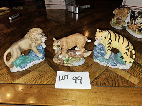 Mixed Animal Figurine Lot: Bob Cat / Tiger & Lion