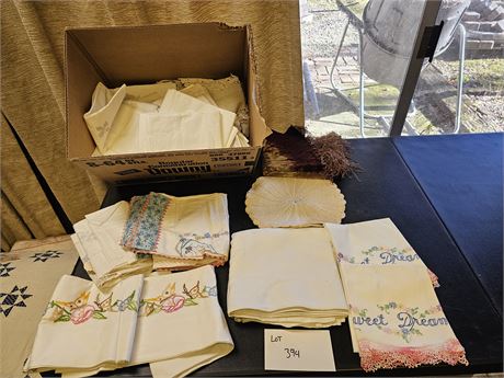 Mixed Linen Lot:Table Cloths/Pillow Cases/Runners & More