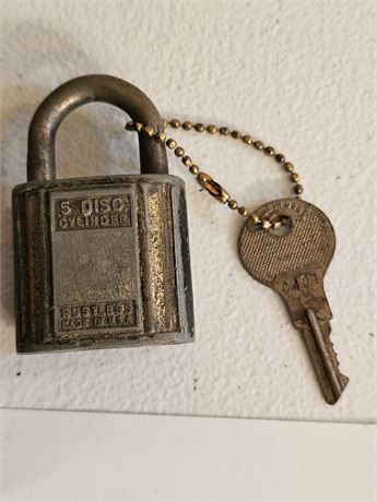 Vintage 5-Disc Cylinder Pad Lock with Key